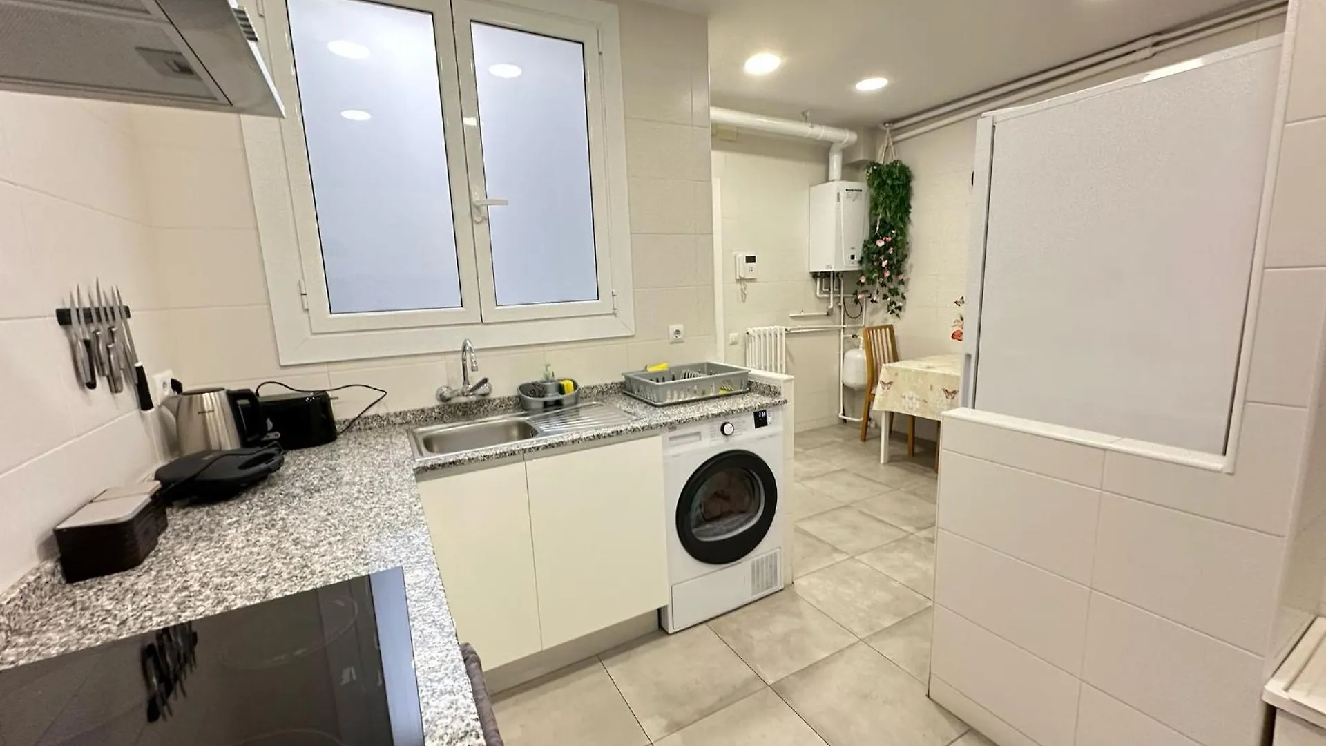 Alojamiento Nuevo Balmes Barcelona Bed and breakfast