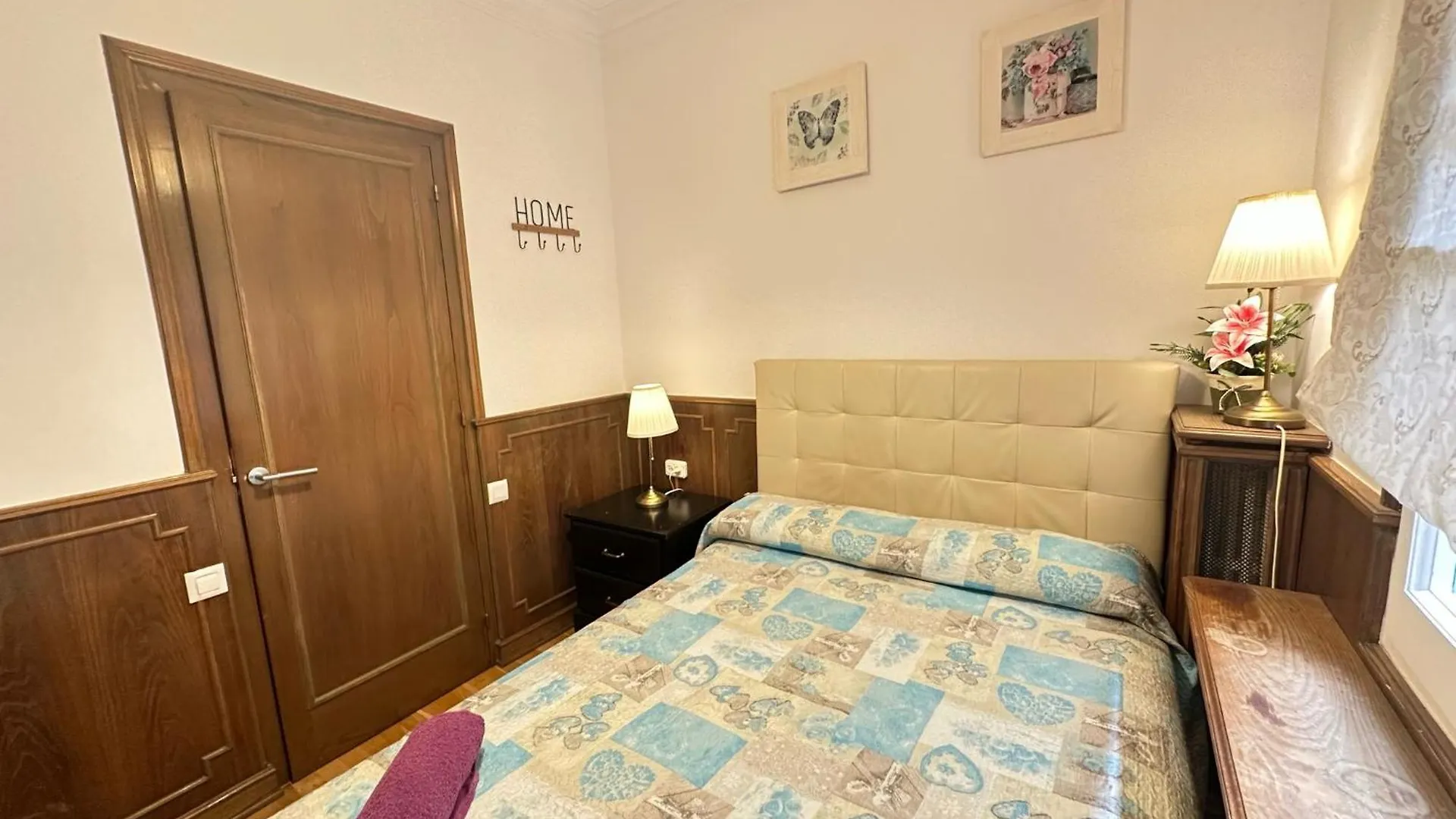 Alojamiento Nuevo Balmes Barcelona Bed and breakfast